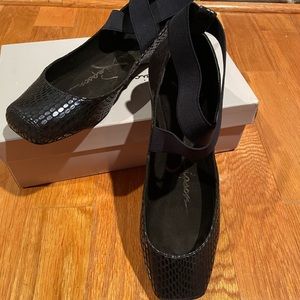 Jessica Simpson Mandalaye ballet flats